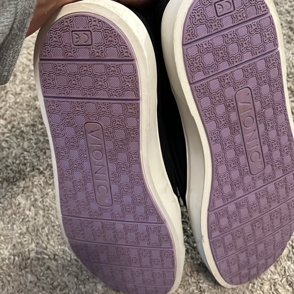 Vionic Black Slip-On Sneakers Kimmie Perf - women’s ladies wide 8.5 - Picture 12 of 12